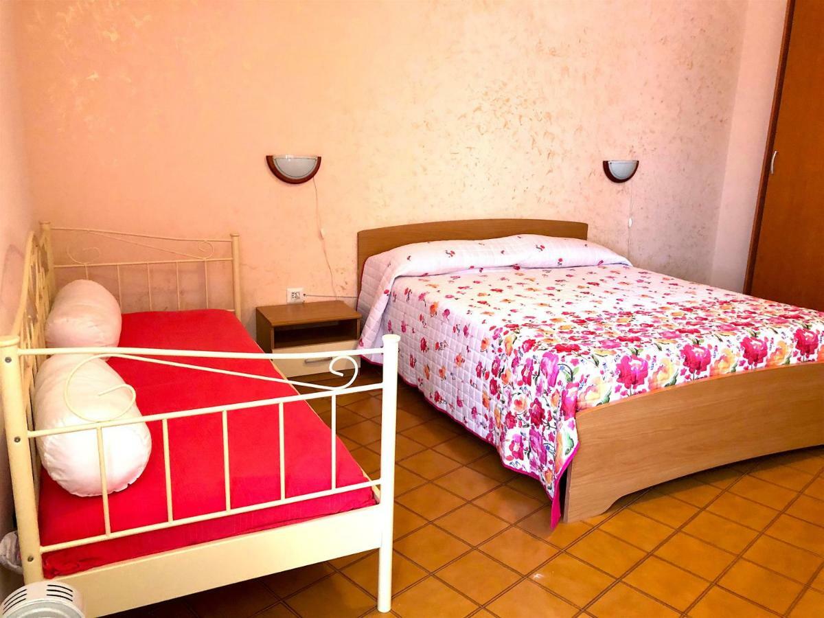 Apartment Romina Tergu Esterno foto